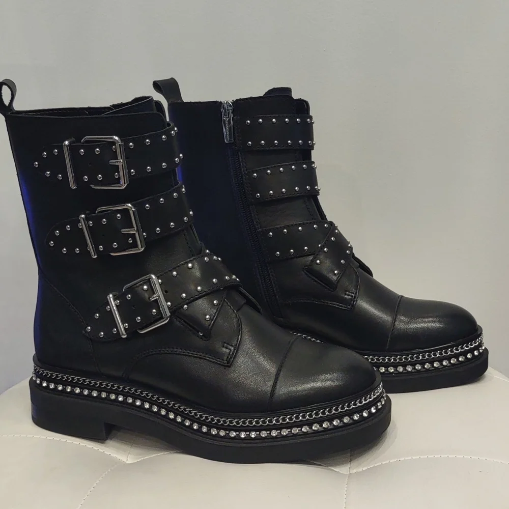 Vince Camuto black Leather studded buckle biker hiking boots Bobette Women's 6 - Picture 9 of 10